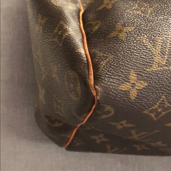 Authentic Louis Vuitton Carry All. 14x15. - Picture 4 of 8